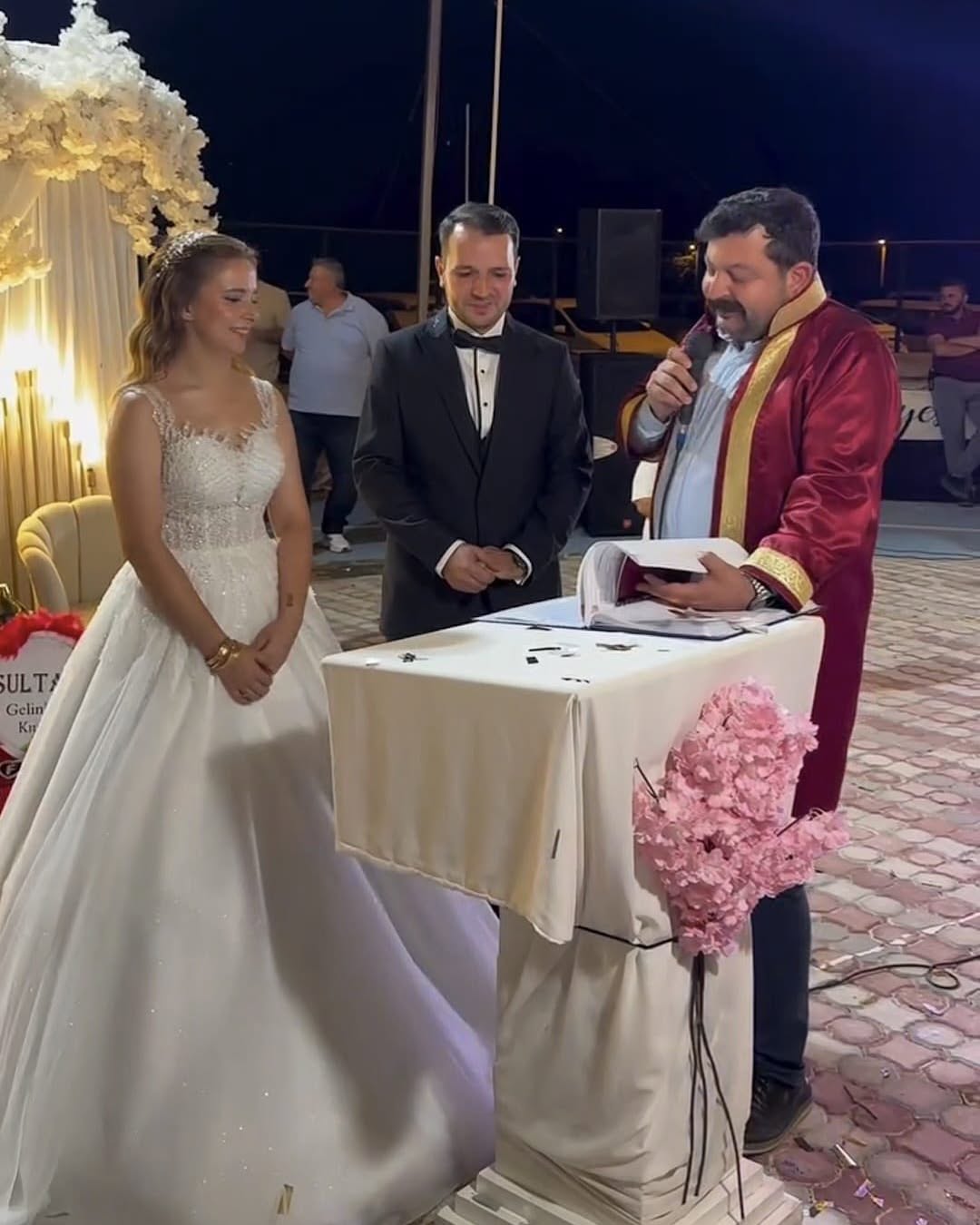 Başmakçı'da Akcan Ailelerinin Nikah Merasimi Başkan Gönüllü'nün Katılımıyla Gerçekleşti