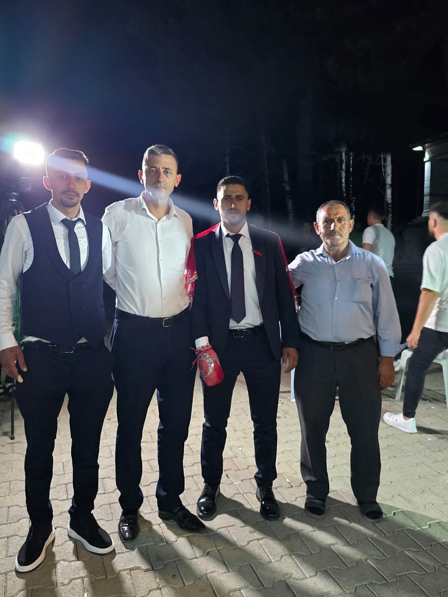 Sinanpaşa Belediye Başkanı Tolga Yıldırım, Yeni Evli Çifti Tebrik Etti