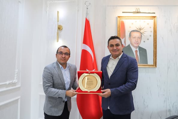 Çobanlar Belediyesi'ne Kaymakamdan Plaket