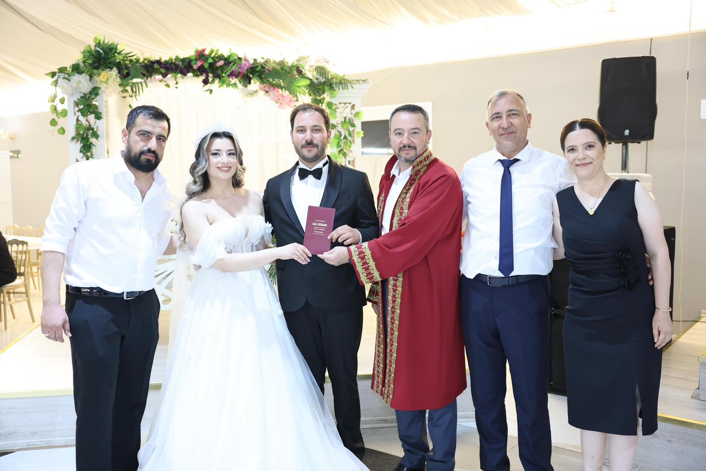Sandıklı Belediye Başkanı Genç Çifte Mutluluk Diledi