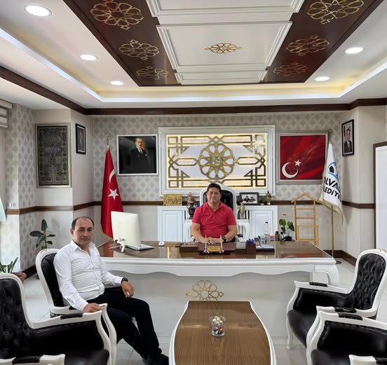 Bolvadin Belediye Başkanı Aynacı, Ak Grup Sahibi Gözalan'ı Makamında Ağırladı