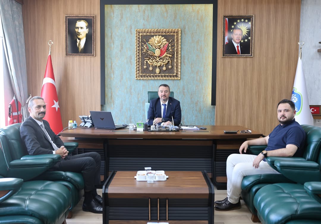 Sandıklı Belediye Başkanı Öztaş, Yeni Cezaevi Müdürü Temizkan'ı Makamında Ağırladı