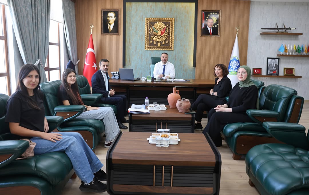 Sandıklı Belediye Başkanı Öztaş, Dumlupınar Bilim ve Sanat Merkezi Heyetini Ağırladı