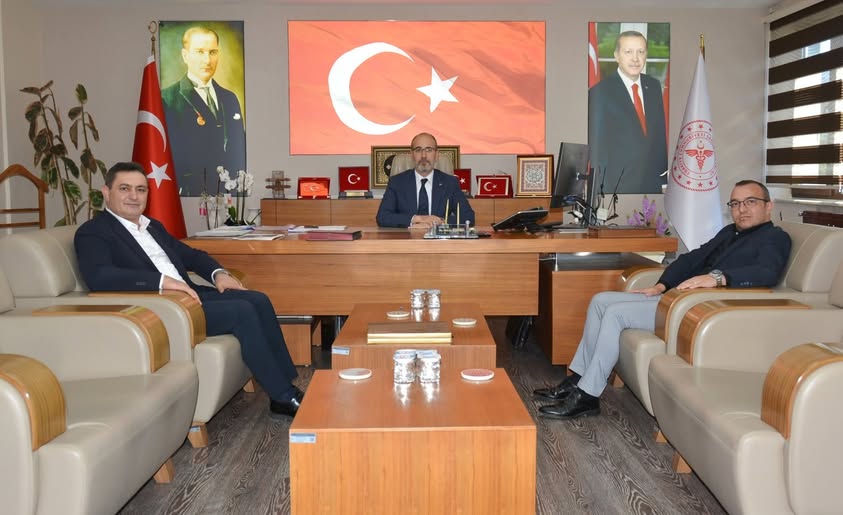 Afyonkarahisar Çobanlar Belediyesi Kaymakam Yücel ile İl Sağlık Müdürü Öztürk'ü Ziyaret Etti
