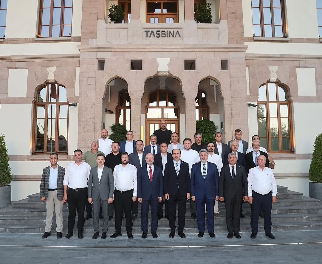 Afyonkarahisar Bayat Belediyesi Konya'da Belediyecilik Çalıştayına Katıldı