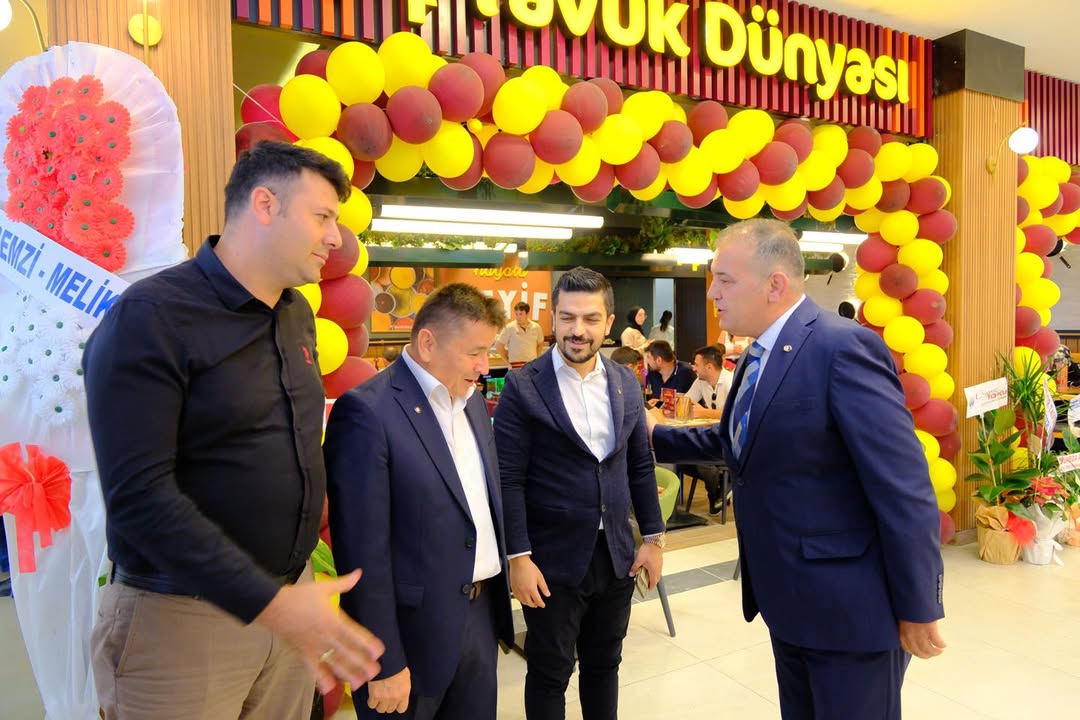 Afyonkarahisar Dinar'a Yeni Restoran: Tavuk Dünyası İyaş AVM'de Açıldı