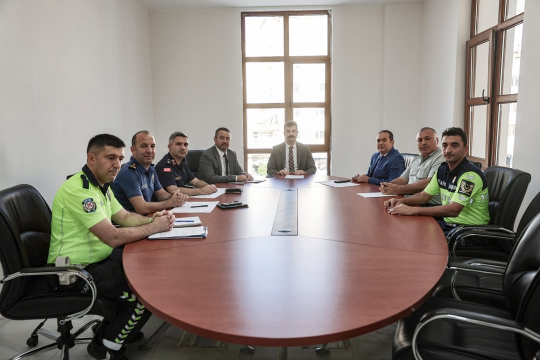 Sandıklı'da Trafik Güvenliği İçin Önemli Toplantı Yapıldı
