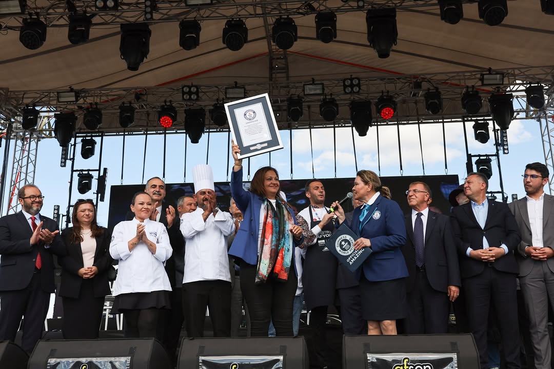 Afyonkarahisar’dan Dünya Rekoru: Guinness’e Sucuklu Yumurta Rekoru