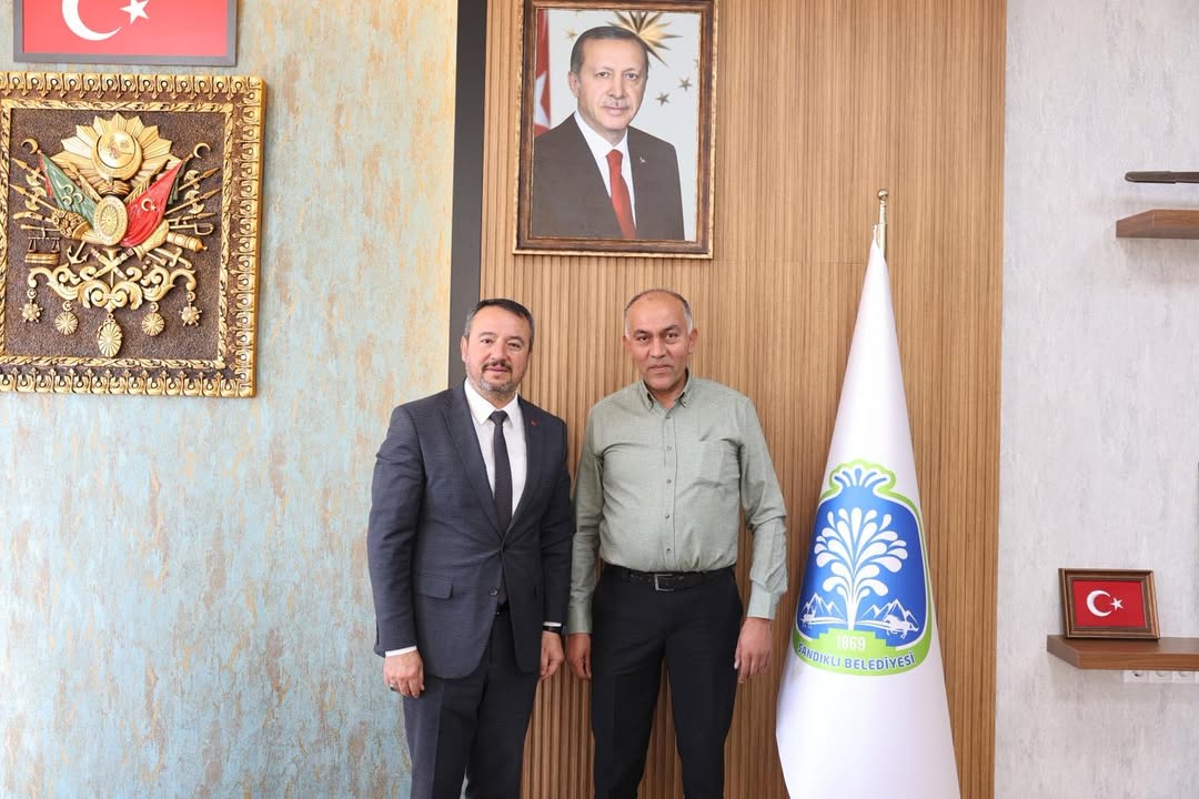 Sandıklı Belediye Başkanı Öztaş, Cuma Mahallesi Muhtarı Kuzpınar'ı Ağırladı