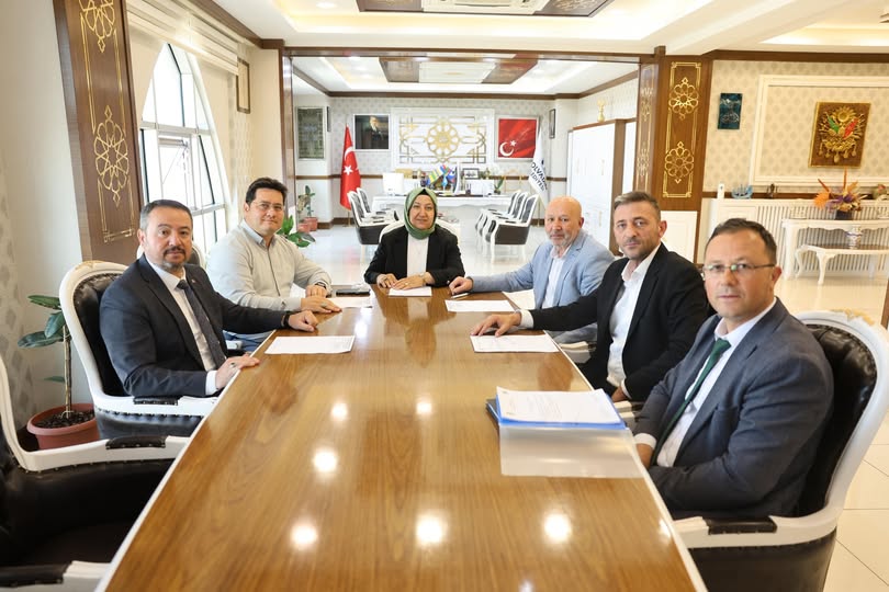 İscehisar Belediyesi, Sahipsiz Hayvanların Korunması İçin Encümen Toplantısı Düzenledi