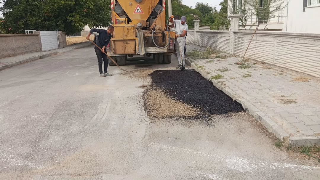 Bolvadin'de Hisar Mahallesi'nde Yollar Yenileniyor
