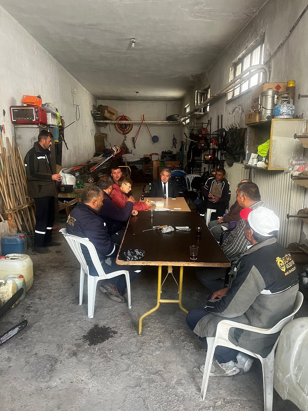 Şuhut Belediyesi Park ve Bahçeler Ekibi İlçeyi Yeşillendiriyor