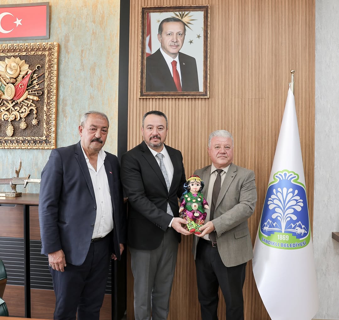 Sandıklı Belediye Başkanı Adnan Öztaş, Tatarlı Belediye Başkanı Musa Kayer'i Makamında Ağırladı