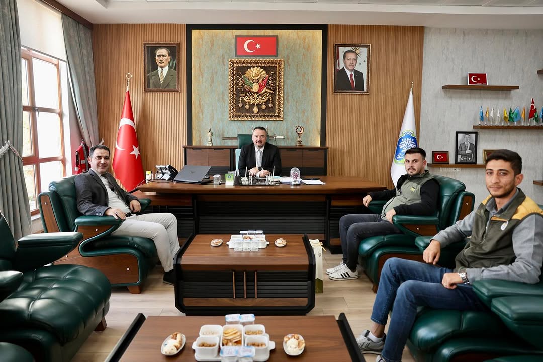 Toprak Mahsülleri Ofisi Müdürü Kahraman Yakan, Sandıklı Belediye Başkanı Adnan Öztaş'ı Ziyaret Etti