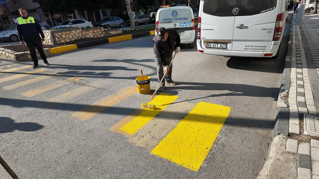Sandıklı'da Trafik Güvenliği için Güneş Enerjili Çözümler