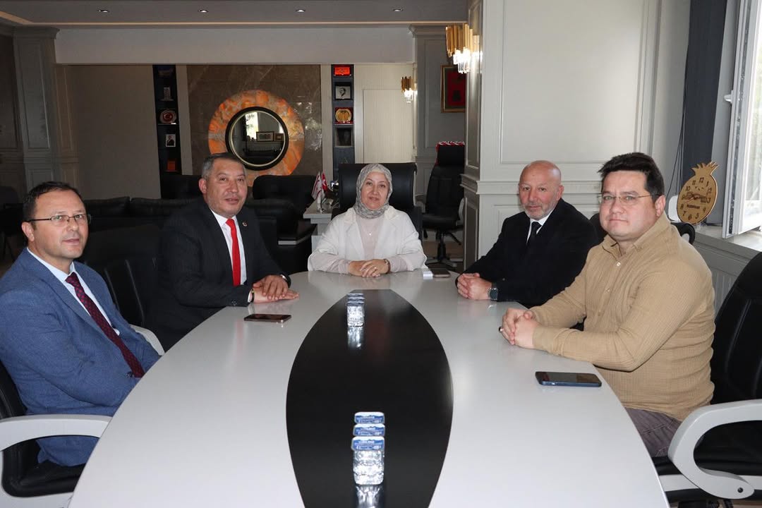 Dinar'da Sahipsiz Sokak Hayvanları İçin Önemli Toplantı Gerçekleştirildi