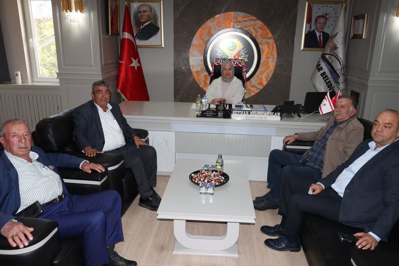 İscehisar Belediye Başkanı Seyhan Kılınçarslan, Yusufça Belediye Başkanı Hüseyin Özarslan'ı Ağırladı